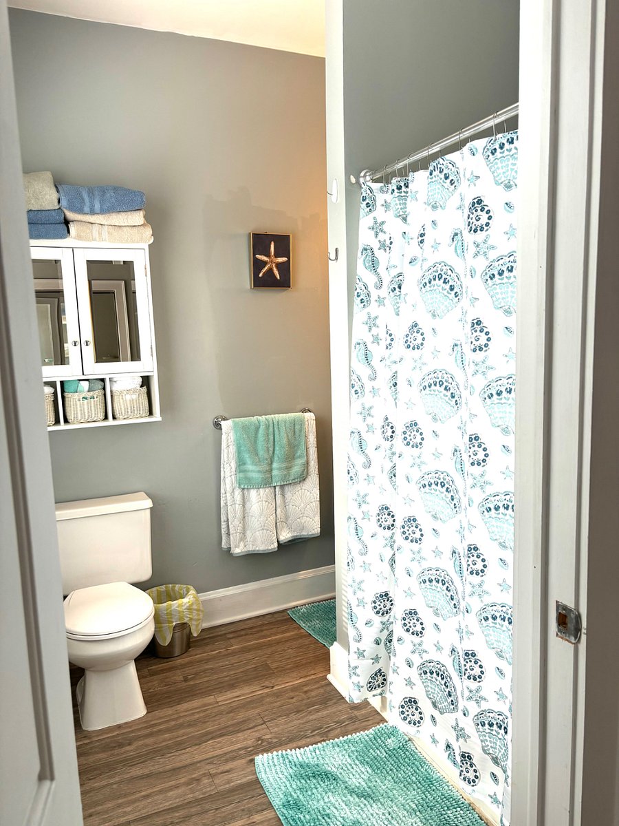Master Full bathroom