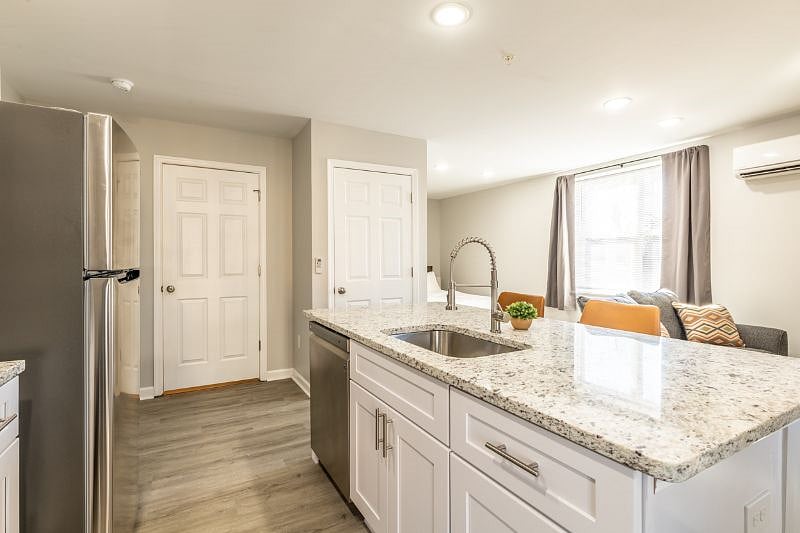 Furnished Finder property 464848_10 photo 4