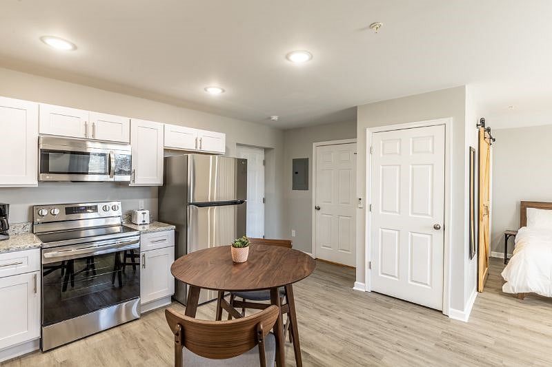 Furnished Finder property 464848_9 photo 10