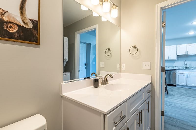 Furnished Finder property 464848_9 photo 24