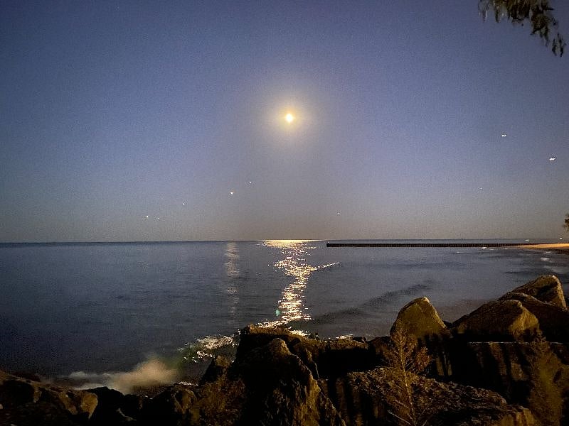 Although the lifeguards leave at sundown the beaches are still open for visitors.