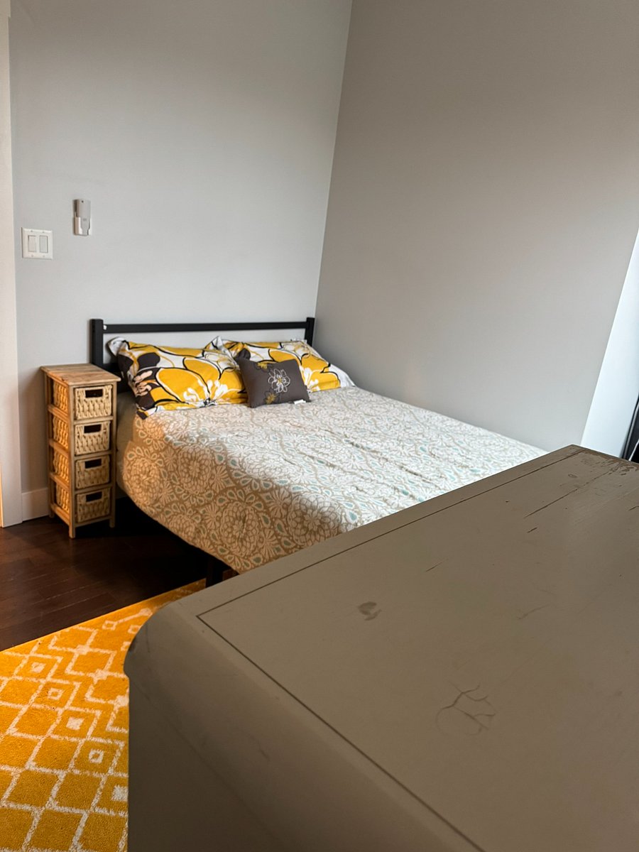 3rd bedroom with full-size bed.