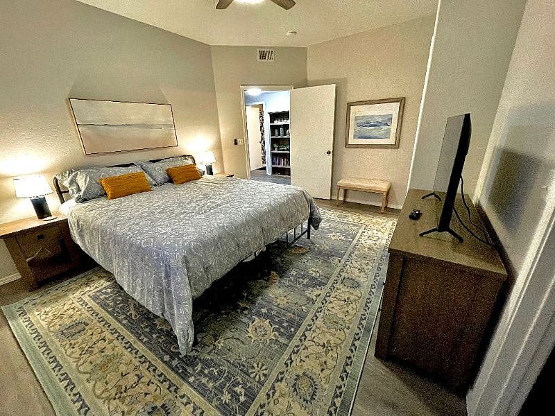 Master bedroom - King Bed