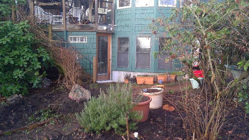 Private entrance to apartment