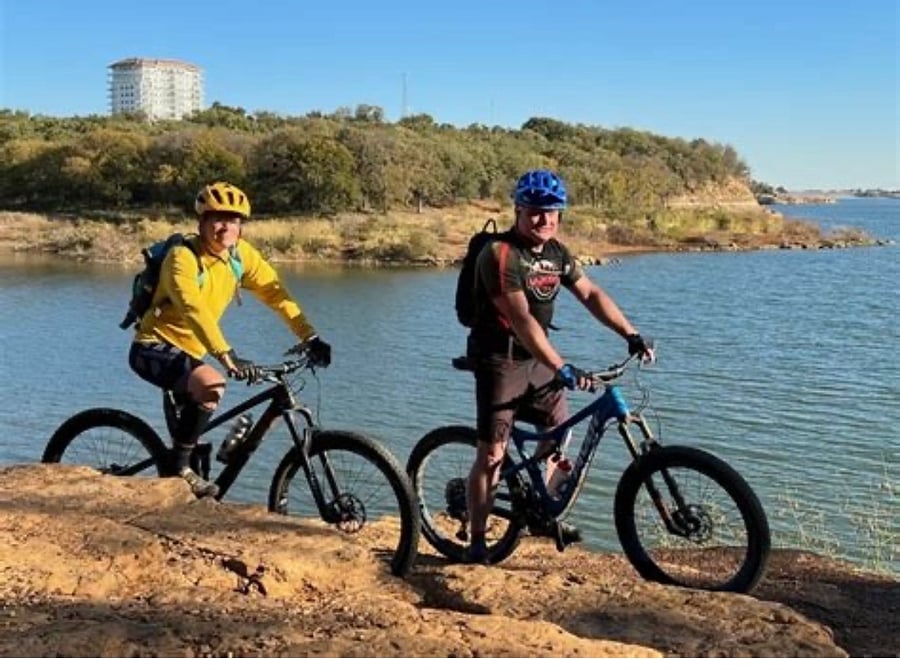 One of the most popular bike trails in DFW. There are entrances at Lakeside.