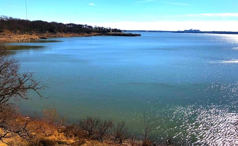 Neighborhood backs up to Lake Grapevine.
Lakeside restaurant/shopping complex within walking distance