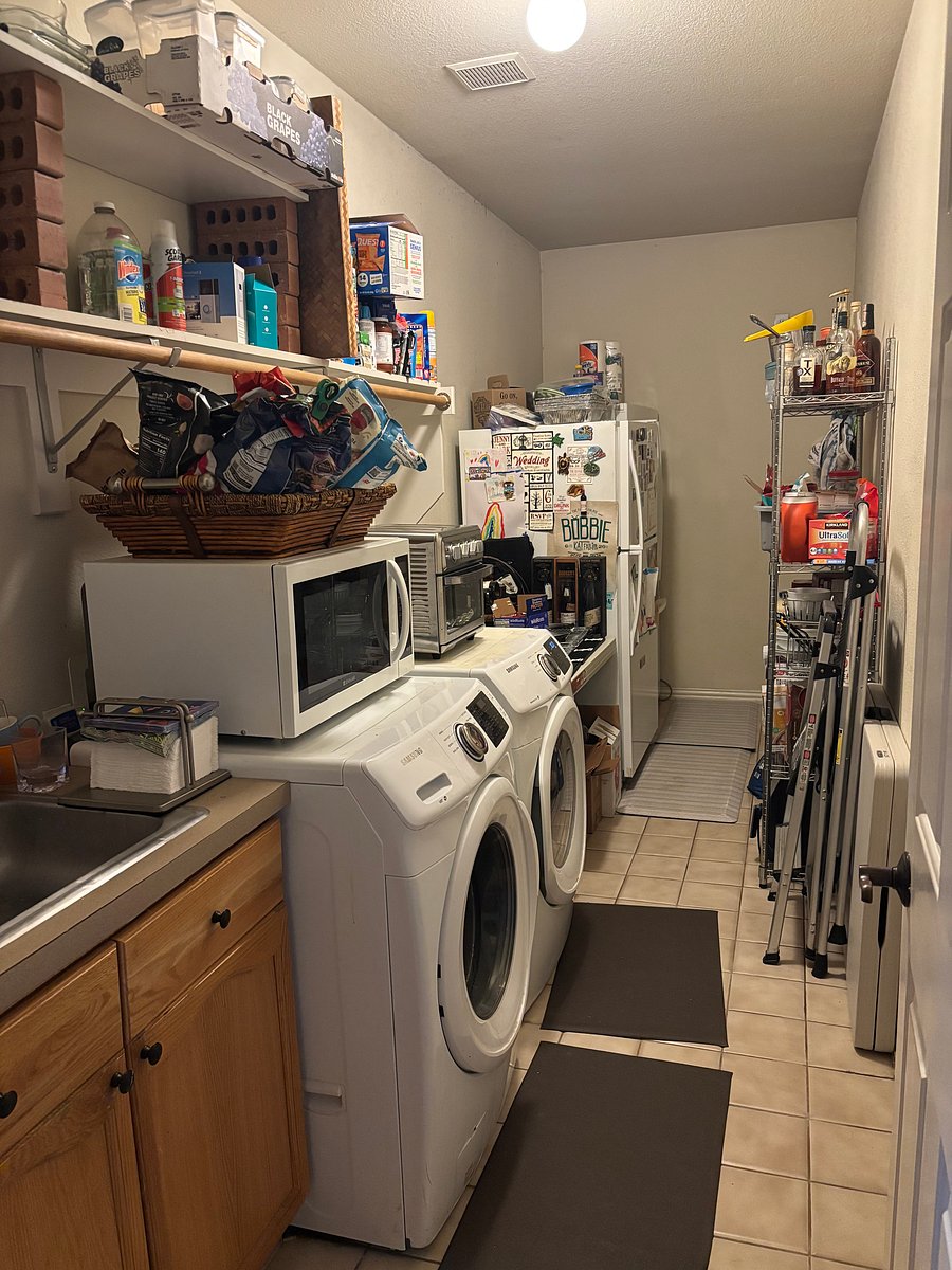 Access to washer/dryer and shelves. Microwave, Mini-oven and sink for your use.