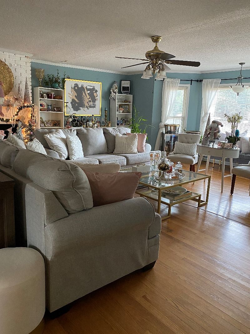 Family room (view 1)
