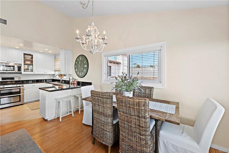 Furnished Finder property 465918_1 photo 3