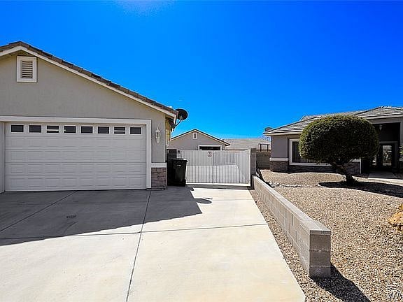 Indoor garage space with remote