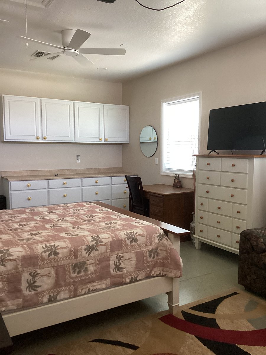 Very large queen bedroom
