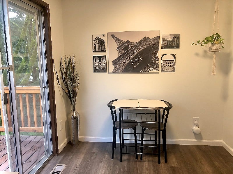 Shared breakfast nook