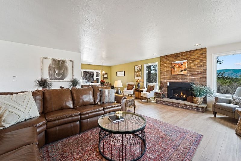 Furnished Finder property 466037_1 photo 3