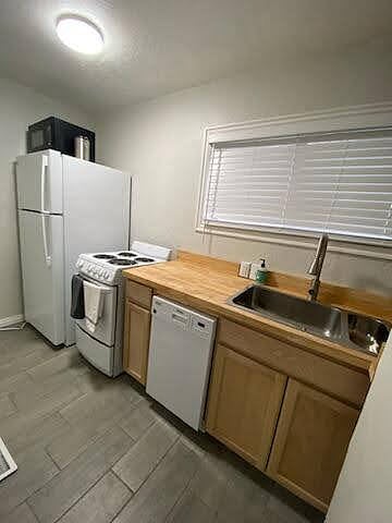 Furnished Finder property 466136_3 photo 6