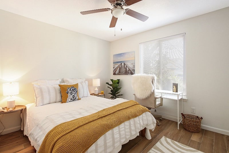 Bedroom 2 (Queen)