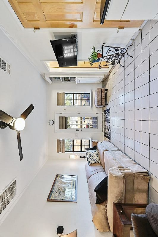 Furnished Finder property 466162_1 photo 3