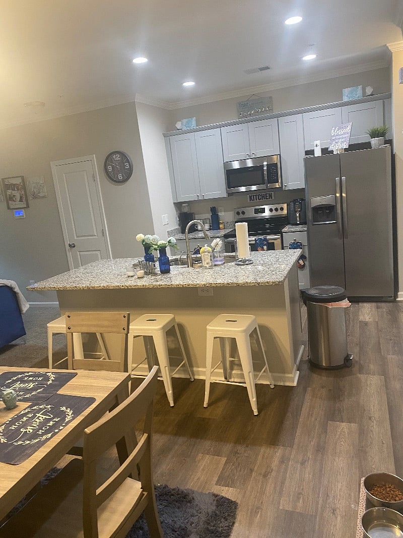 Furnished Finder property 466226_1 photo 3