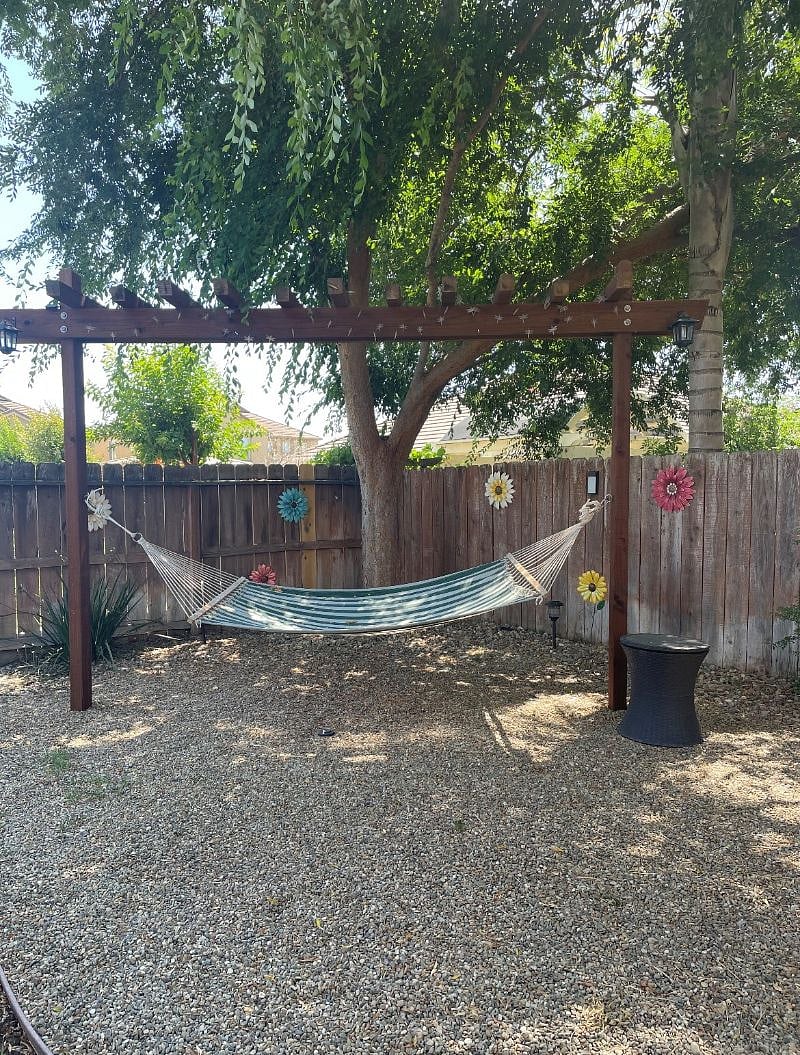 Hammock available (weather/season permitting)
