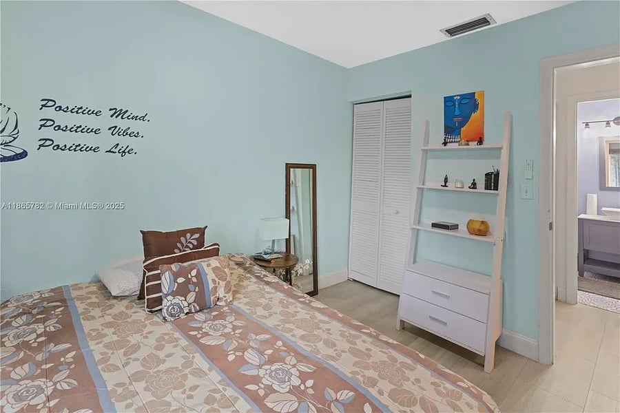 Furnished Finder property 466348_1 photo 24