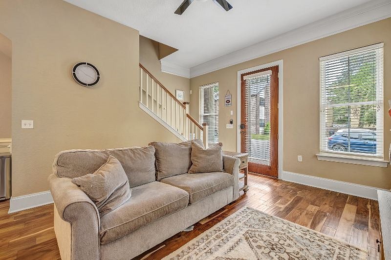 Furnished Finder property 466356_2 photo 3