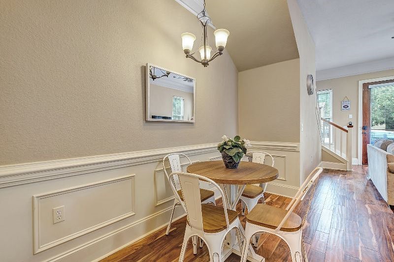 Furnished Finder property 466356_2 photo 8