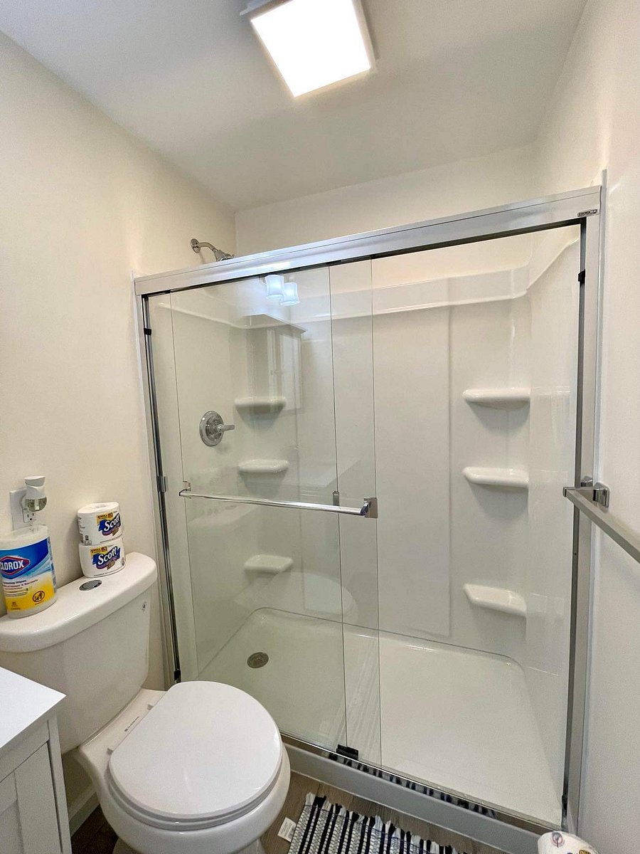 Private bathroom (Downstairs)