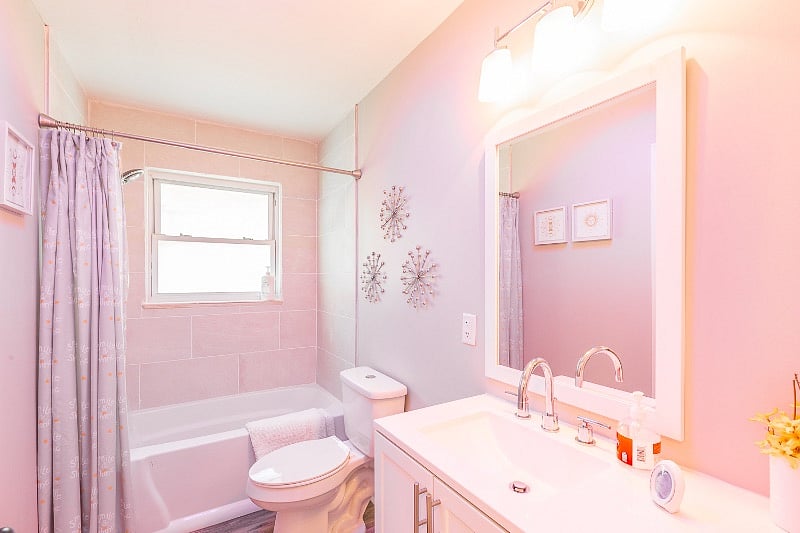 Main Bathroom/ with Bluetooth speaker with multicolored LED lighting
