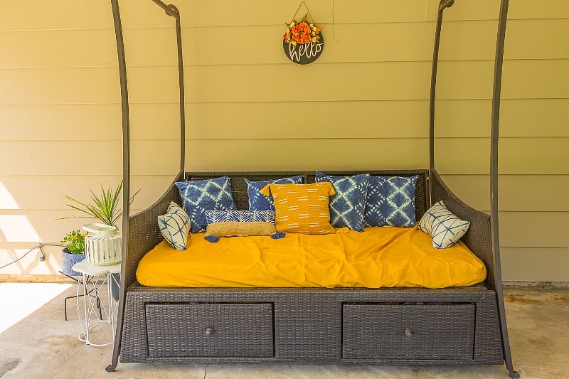 Large, relaxing carport with ambient lighting 