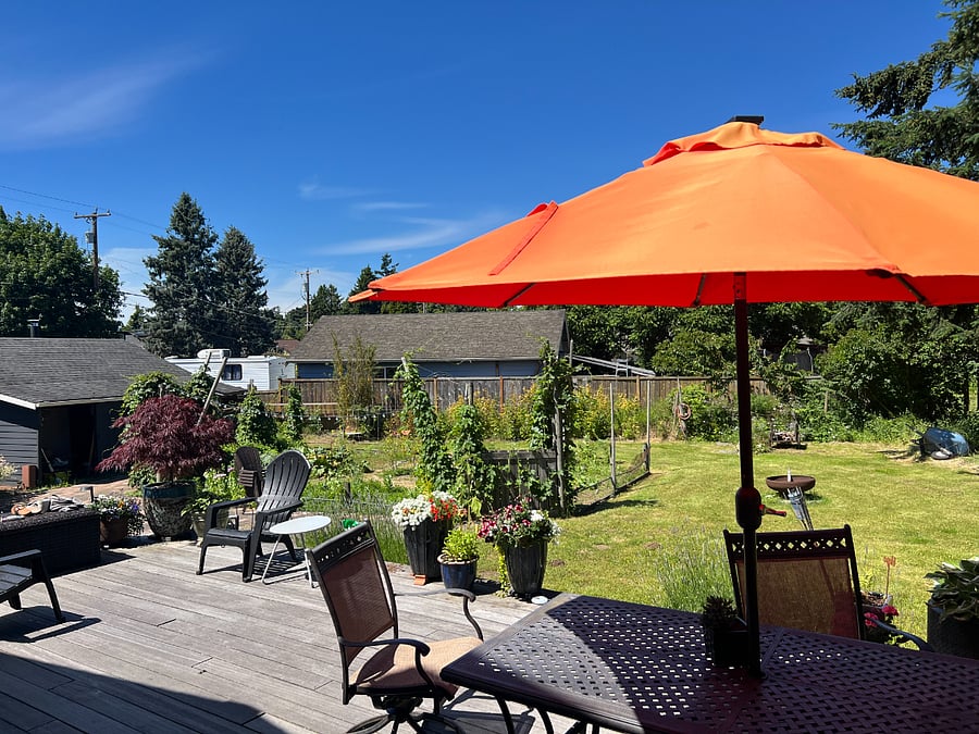 PNW outdoor living. Fenced yard