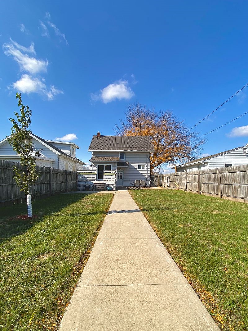 Spacious and private backyard. Fully fenced in - perfect for pets!