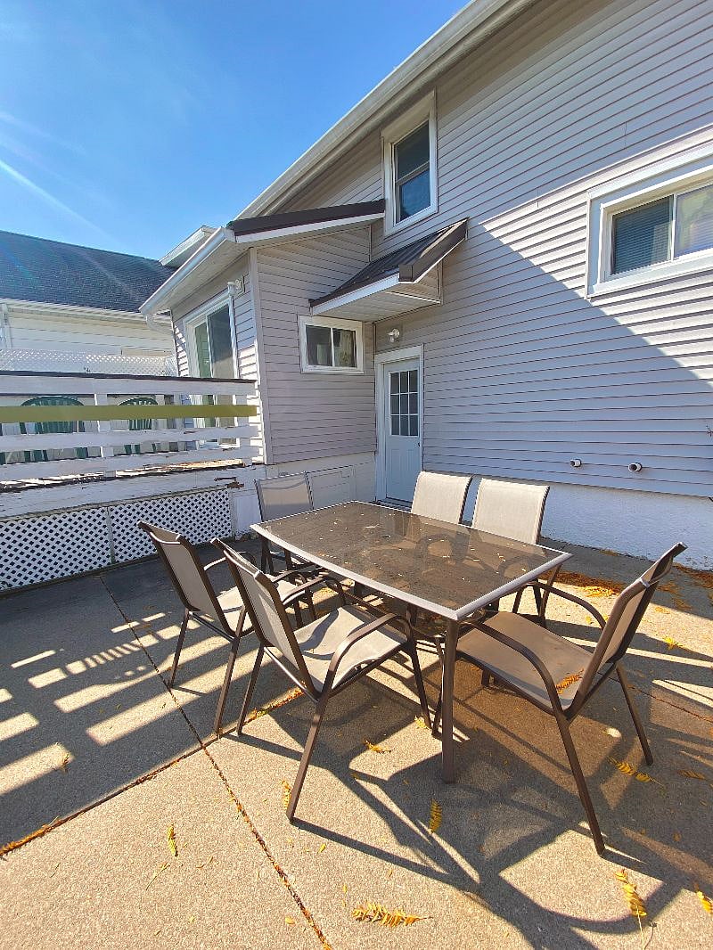 Outdoor dining area on the back patio