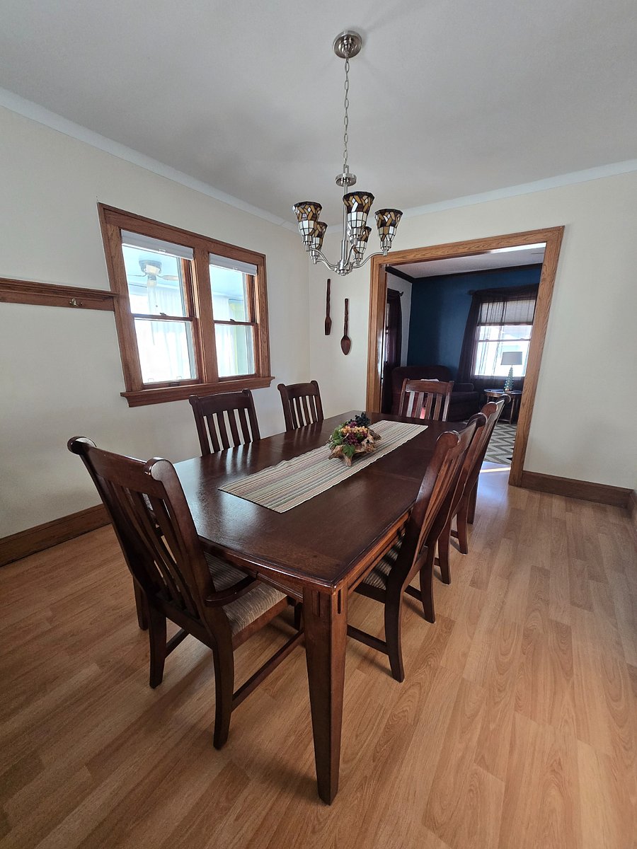Dining room with space to gather