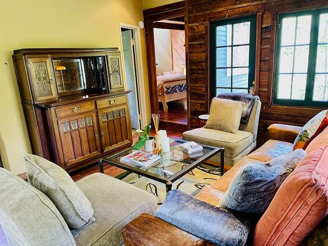 French antique sideboard and TV with streaming (Starlink connection).