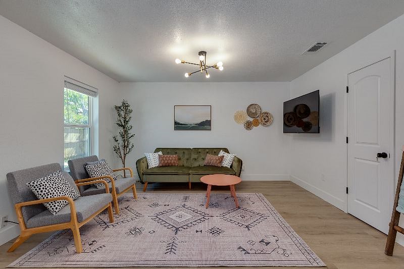 Furnished Finder property 466886_1 photo 3