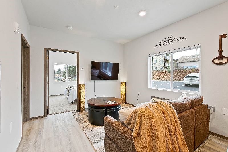 Furnished Finder property 466995_3 photo 17