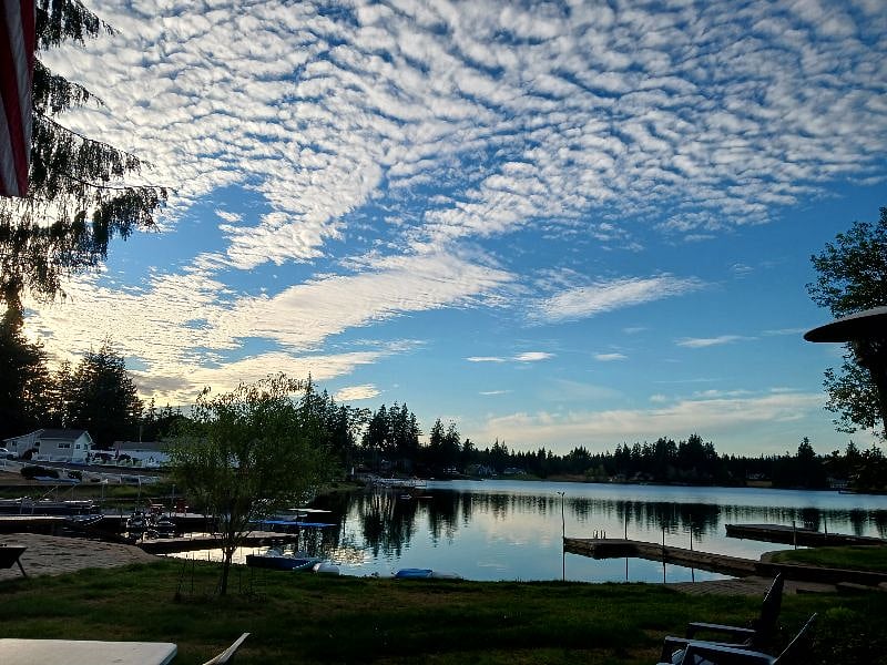 Gorgeous sky / lake view