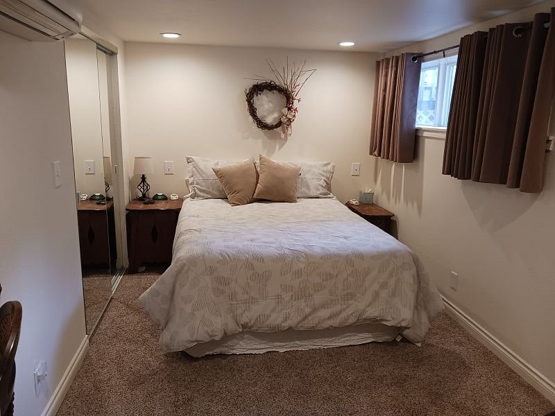 Queen Size Bedroom