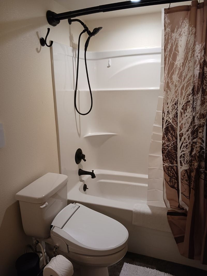 shower/tub combo