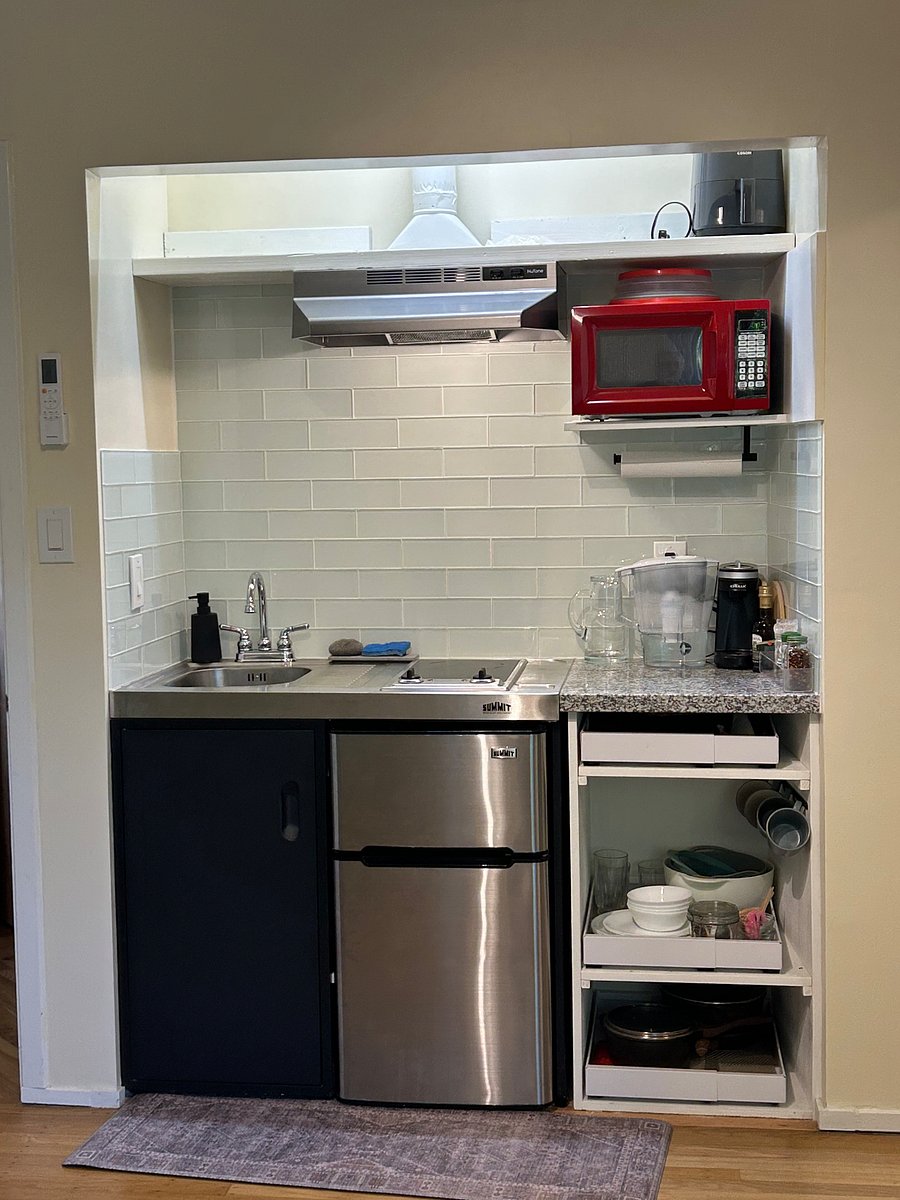 Kitchenette 