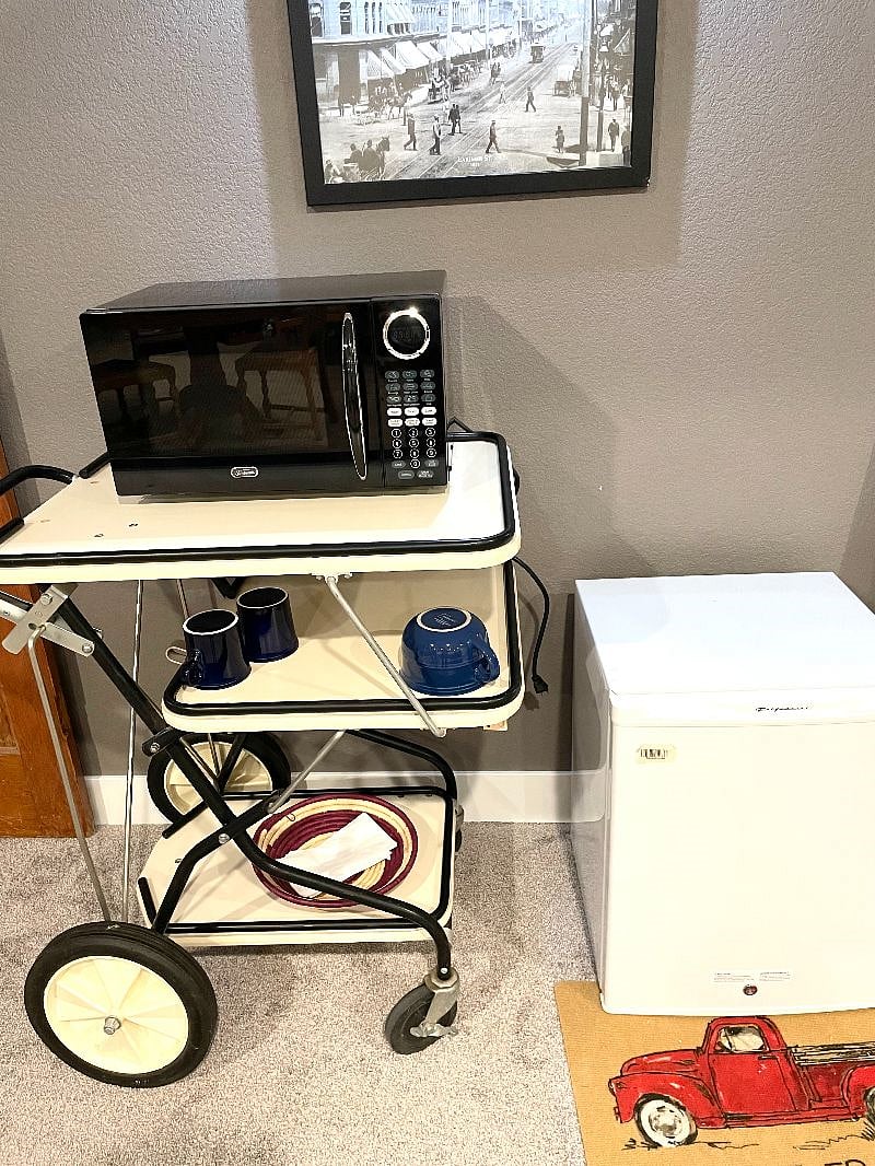 Small private kitchenette