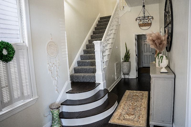 Foyer! Welcome To My Casa!