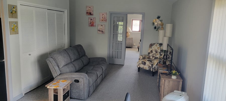 Furnished Finder property 467200_1 photo 2