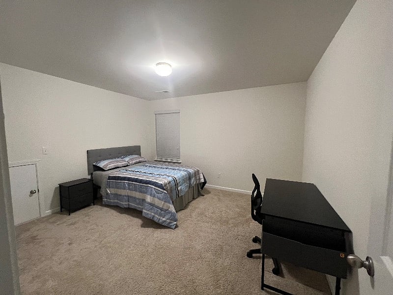 Upstairs bedroom with shared bathroom 1, walk in closet