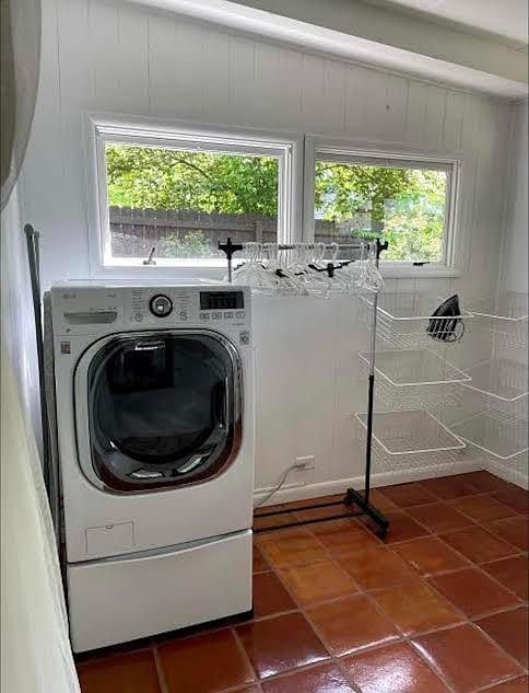 Combination washer/dryer