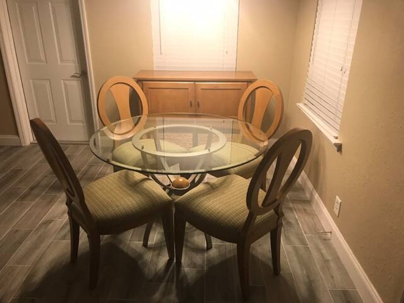 Separate dining area to enjoy a quiet meal
