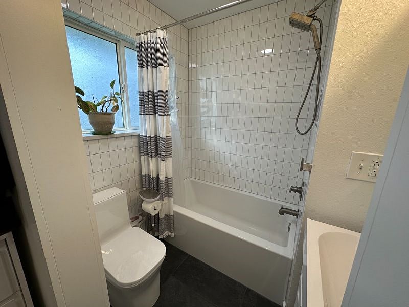 Main Bedroom Bathroom