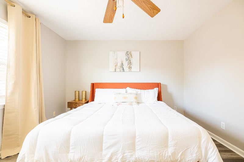 Bedroom 2, King. 