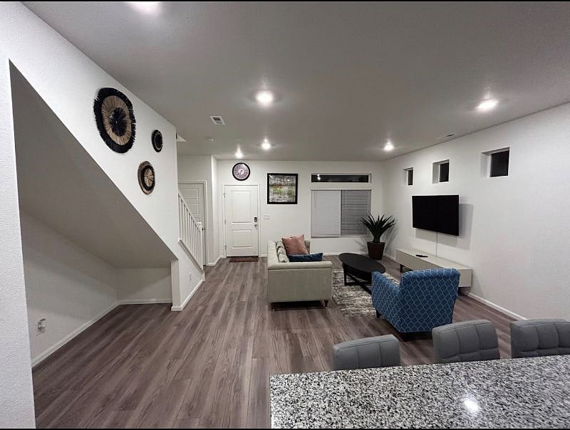 Furnished Finder property 467611_1 photo 1