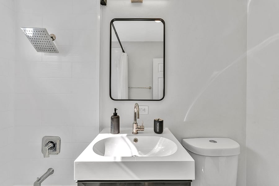 Main Bathroom.