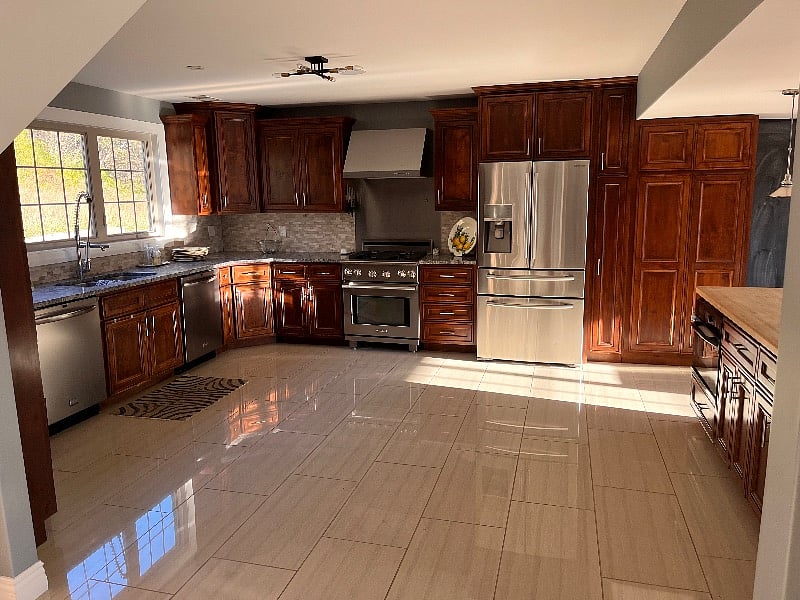 Gourmet Kitchen.